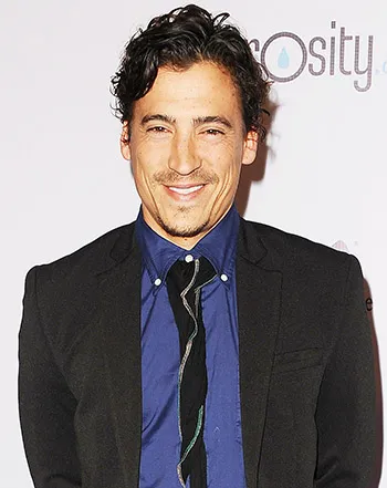 1447364454_andrew keegan 441