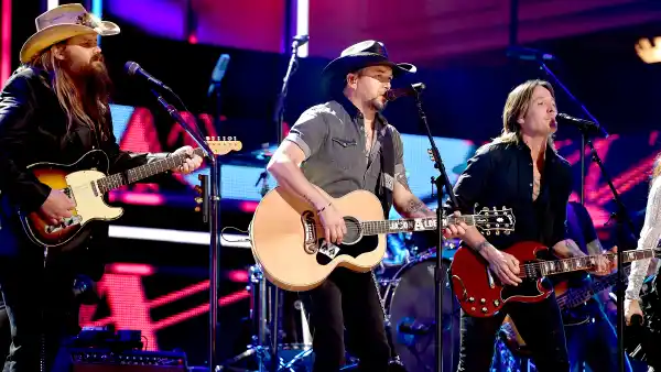 CMT arists tribute to Las Vegas victims