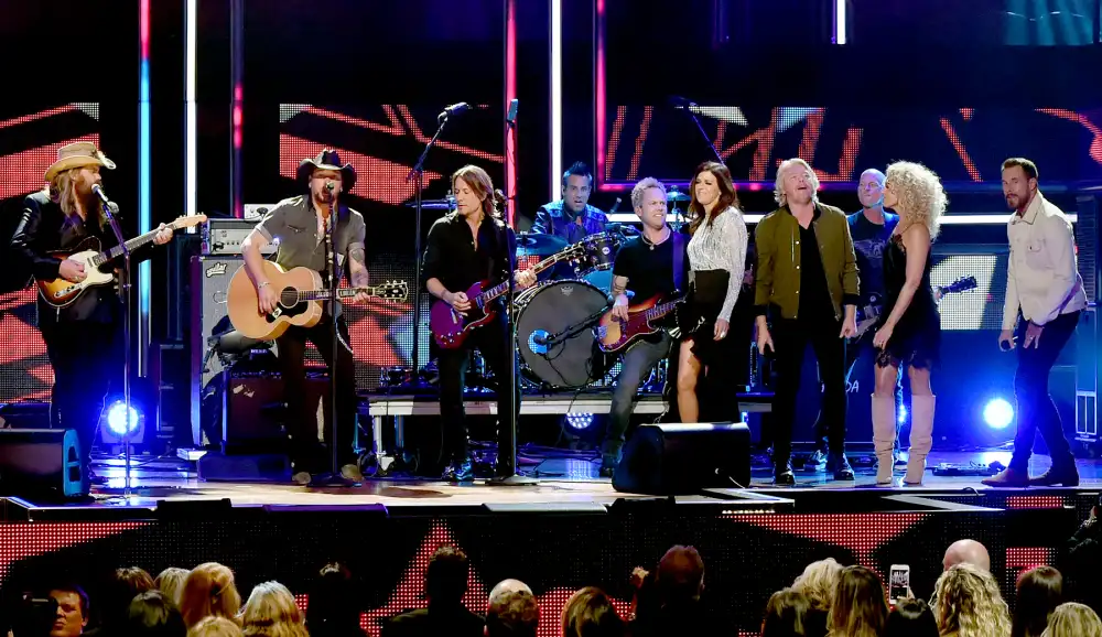 CMT artists tribute to Las Vegas Victims