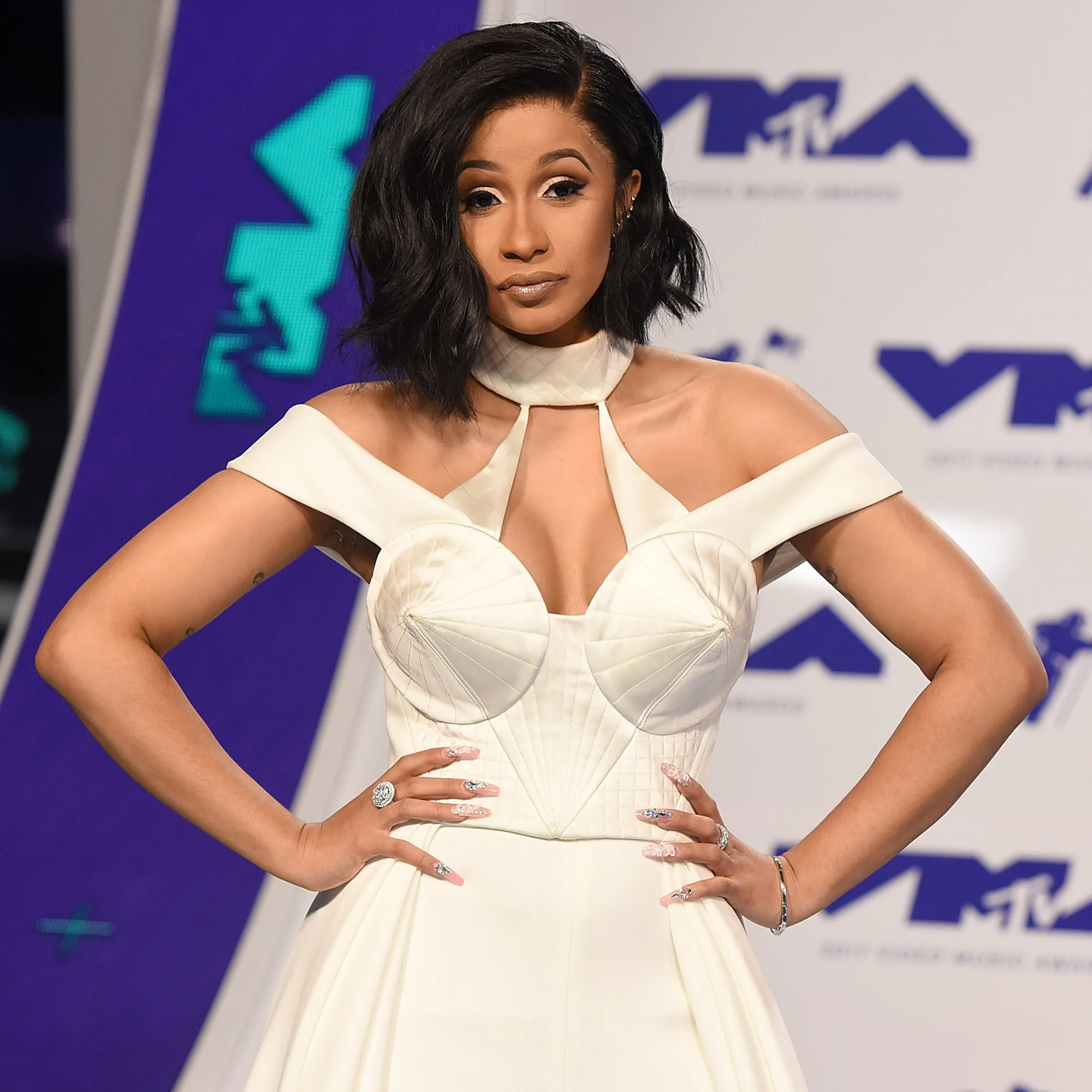 INGLEWOOD, CA - AUGUST 27: Cardi B arrives at the 2017 MTV Video Music Awards at The Forum on August 27, 2017 in Inglewood, California. (Photo by C Flanigan/Getty Images)