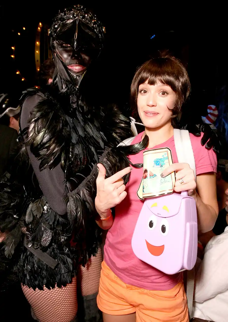 jessica-alba-dora-the-explorer-halloween