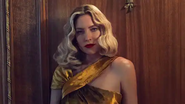 Kate Hudson wears dress by Jason Wu.