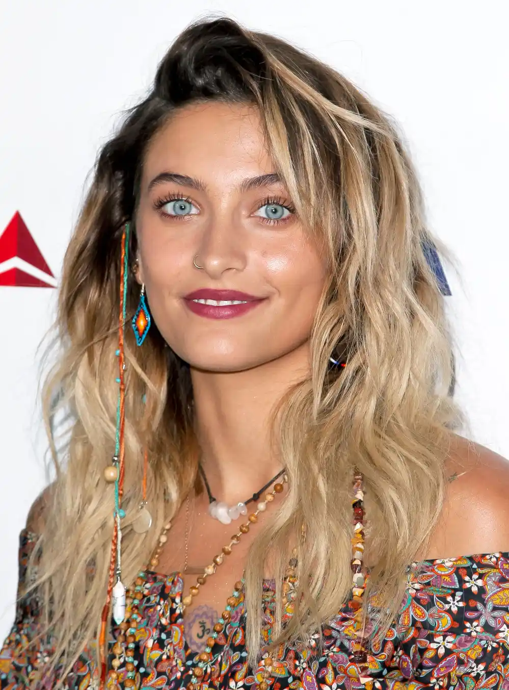 0 attends the mothers2mothers and The Elizabeth Taylor AIDS Foundation Benefit Dinner