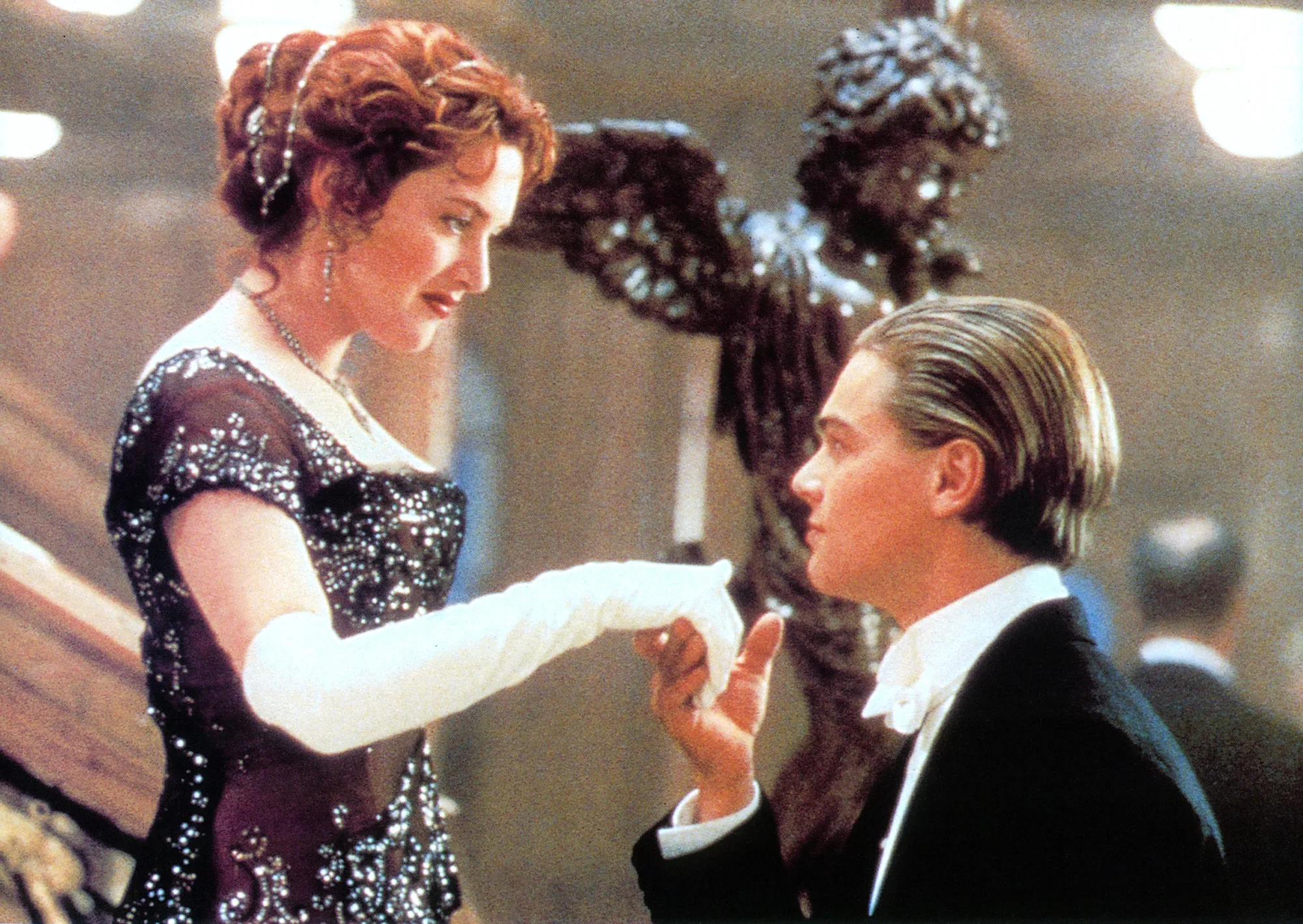 Kate Winslet and Leonardo DiCaprio in 'Titanic'