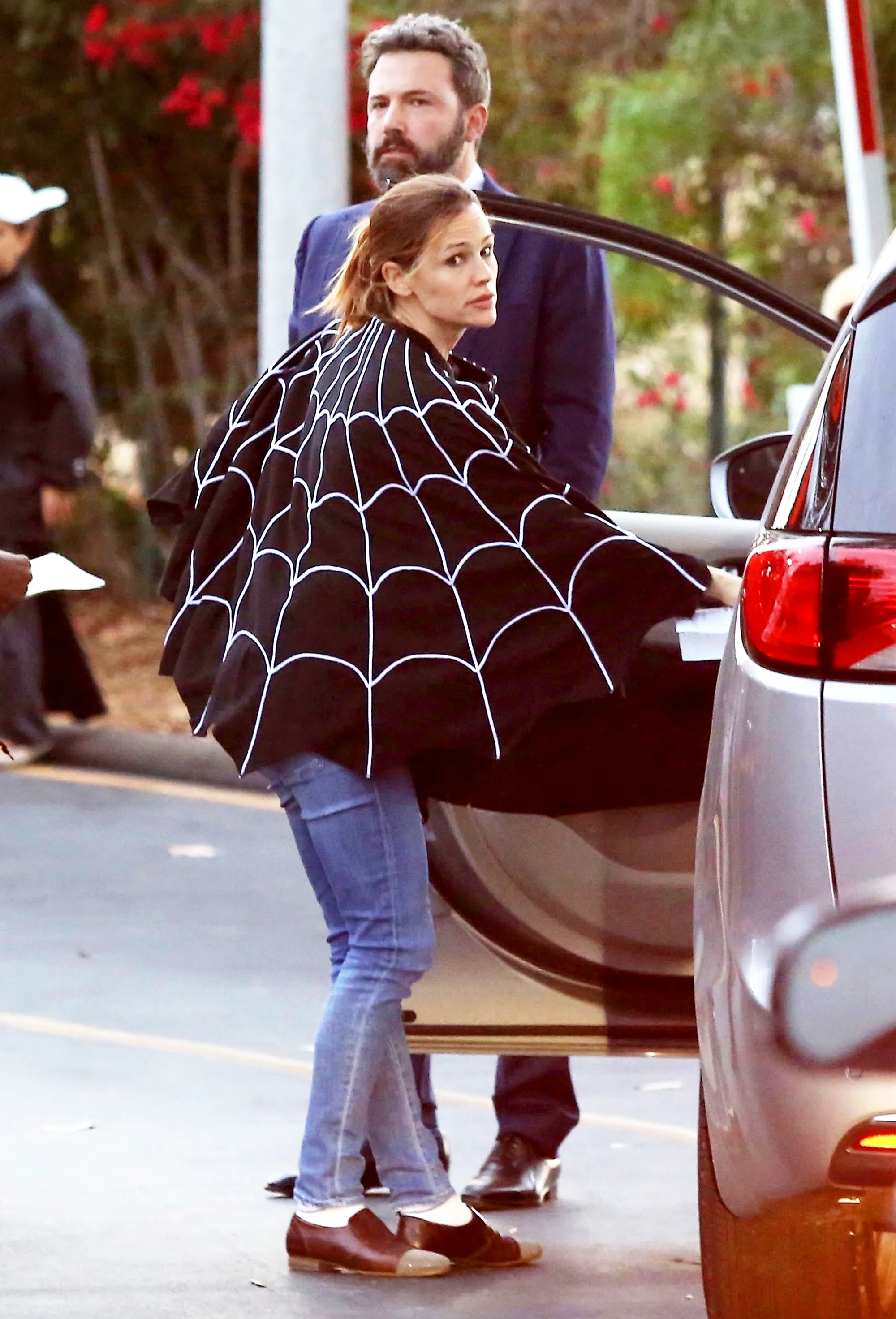 Ben Affleck and Jennifer Garner reunite to take their kids trick-or-treating on October 31, 2017.