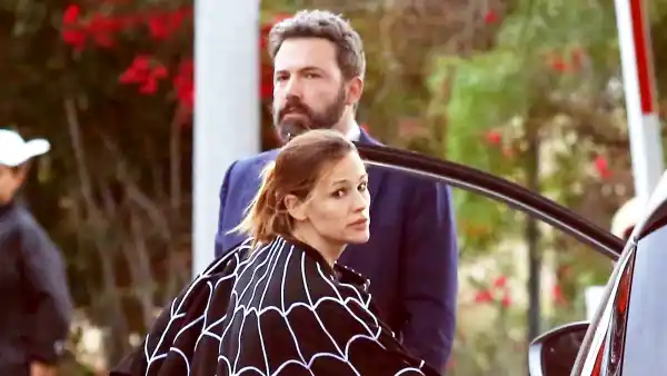 Ben Affleck and Jennifer Garner reunite to take their kids trick-or-treating on October 31, 2017.