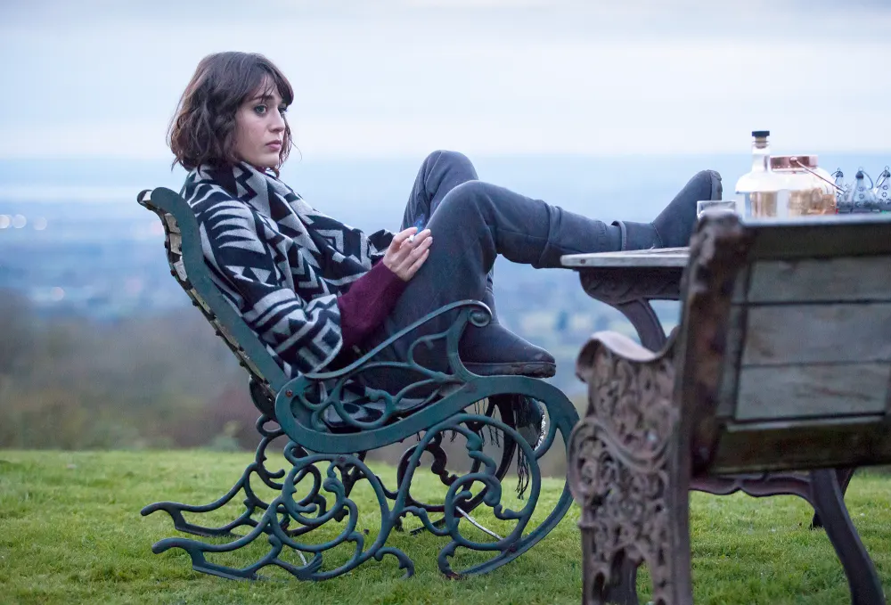 Lizzy Caplan as Nadia on &lsquo;Ill Behaviour&rsquo;