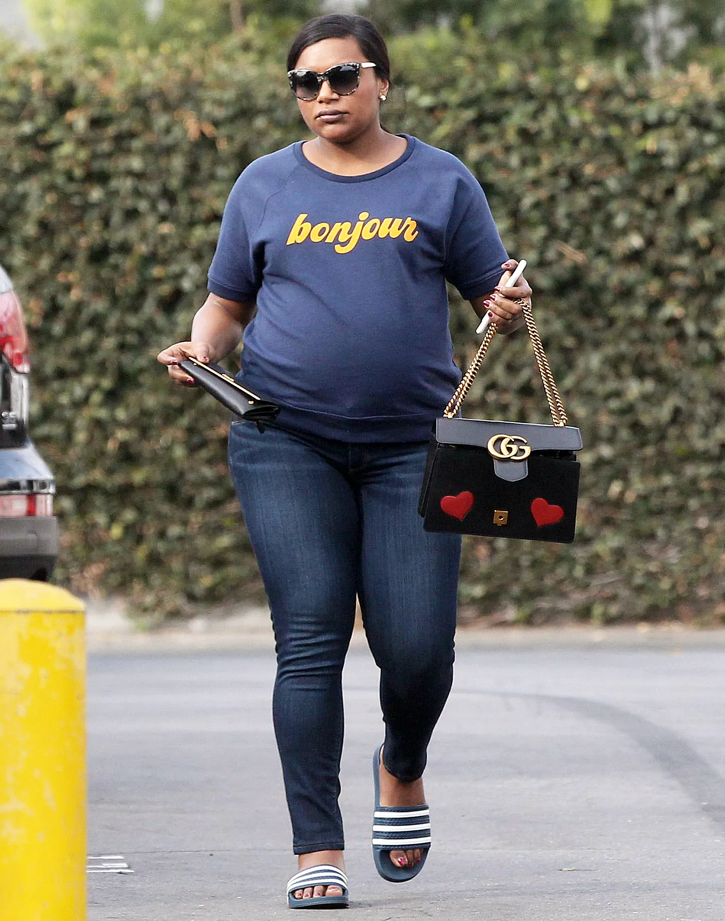 Mindy Kaling baby bump