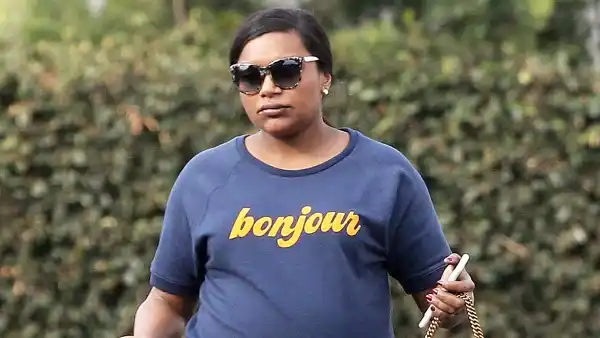 Mindy Kaling baby bump