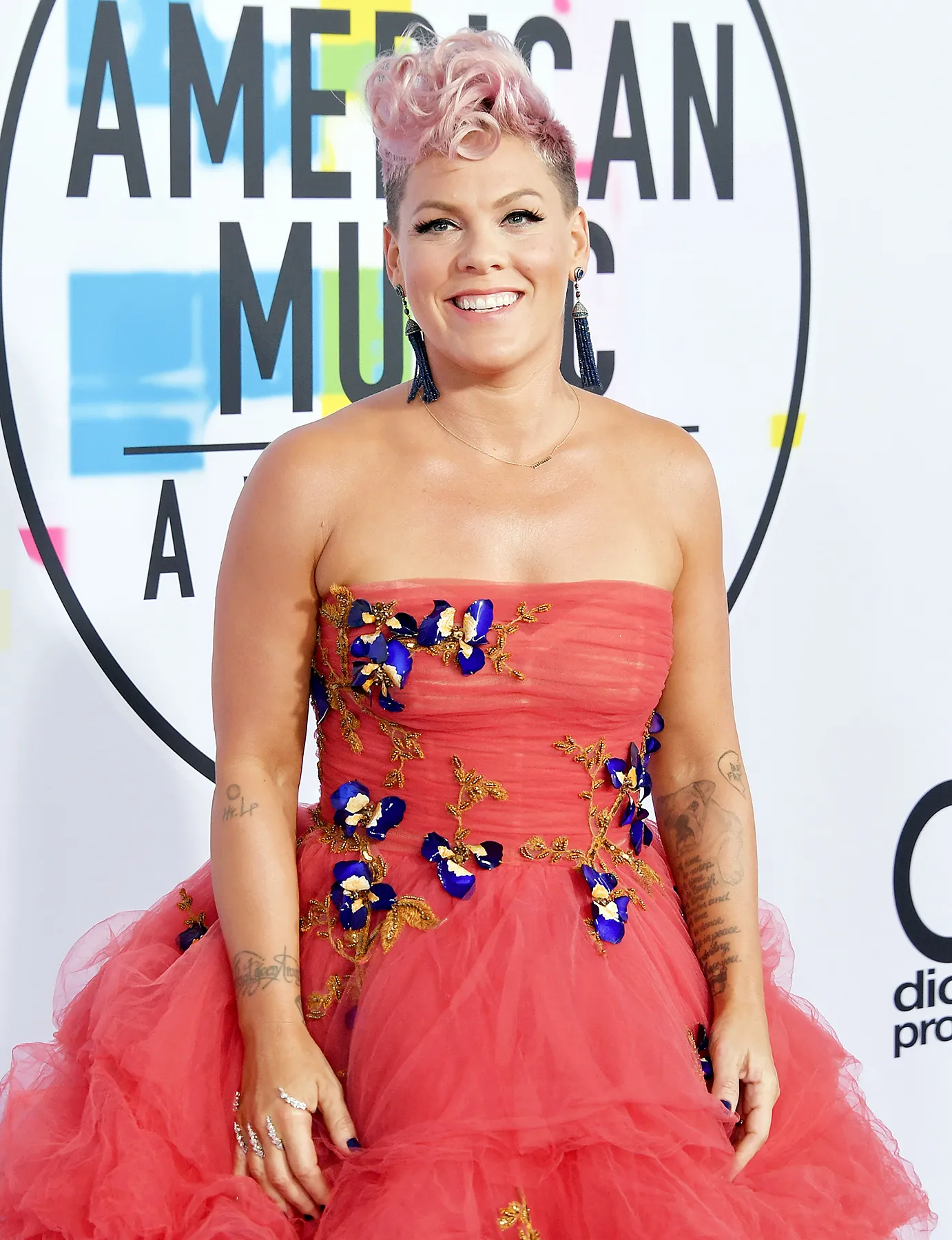 Pink AMAs 2017