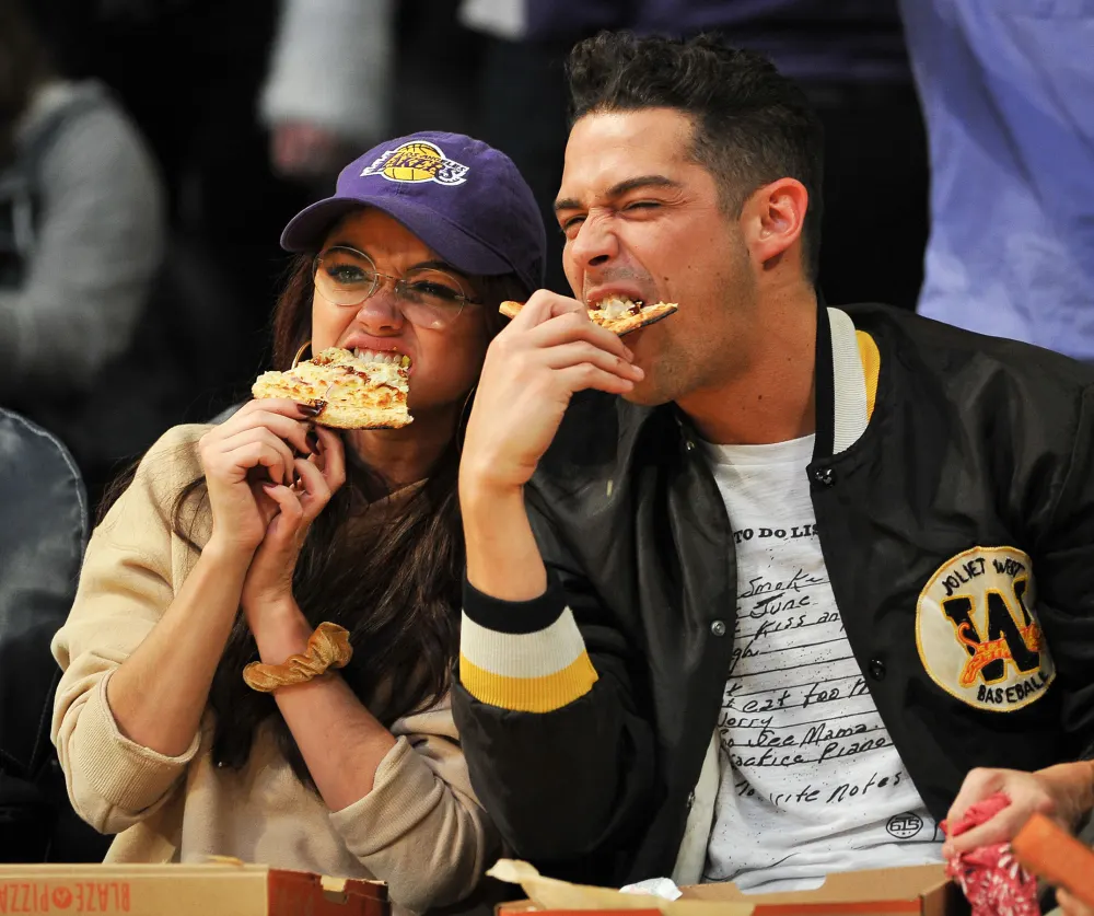 Sarah Hyland and Wells Adams