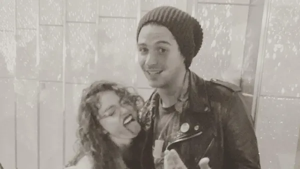 Sarah Hyland Wells Adams