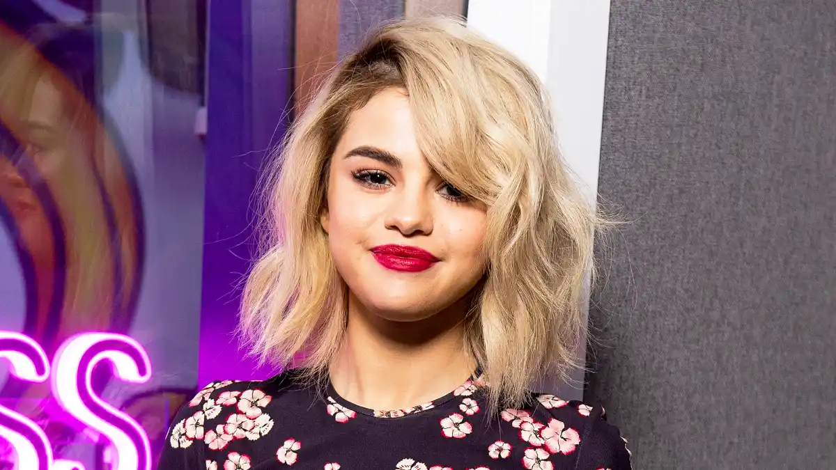Selena Gomez visits Kiss FM Studio's on December 4, 2017 in London, England.