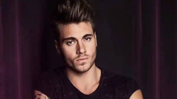 Floribama-Shore-Gus-Romance-Novel-Model-2