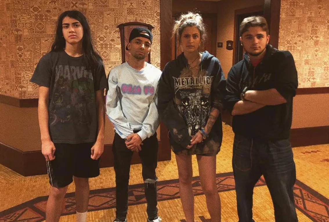 jackson-siblings-christmas