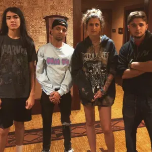 jackson-siblings-christmas