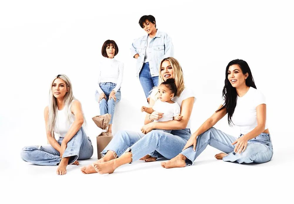 khloe-kardashian-hides-bump