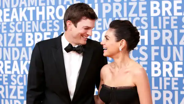 Ashton Kutcher (L) and Mila Kunis