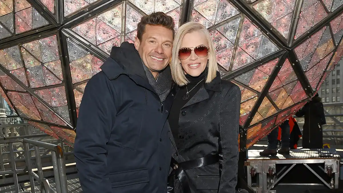 Ryan Seacrest, Jenny McCarthy, Dick Clark's New Year's Rockin' Eve, 2018