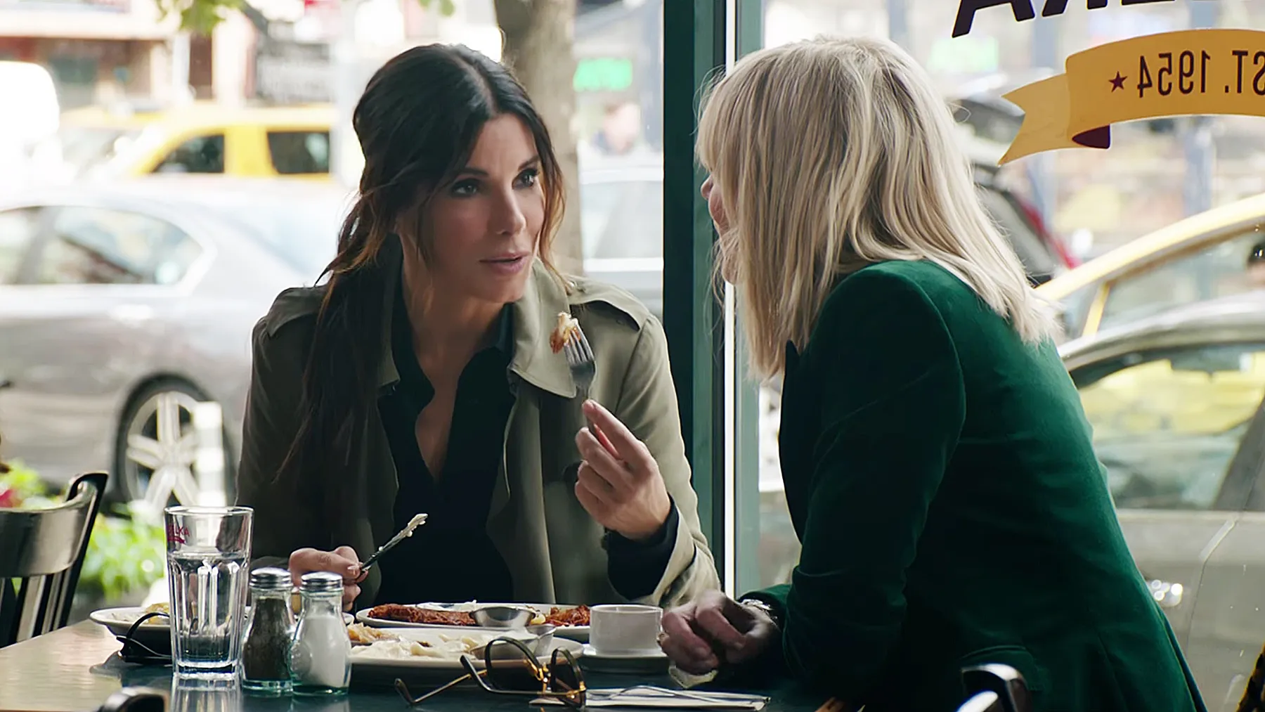 Sandra Bullock and Cate Blanchett in Ocean's 8