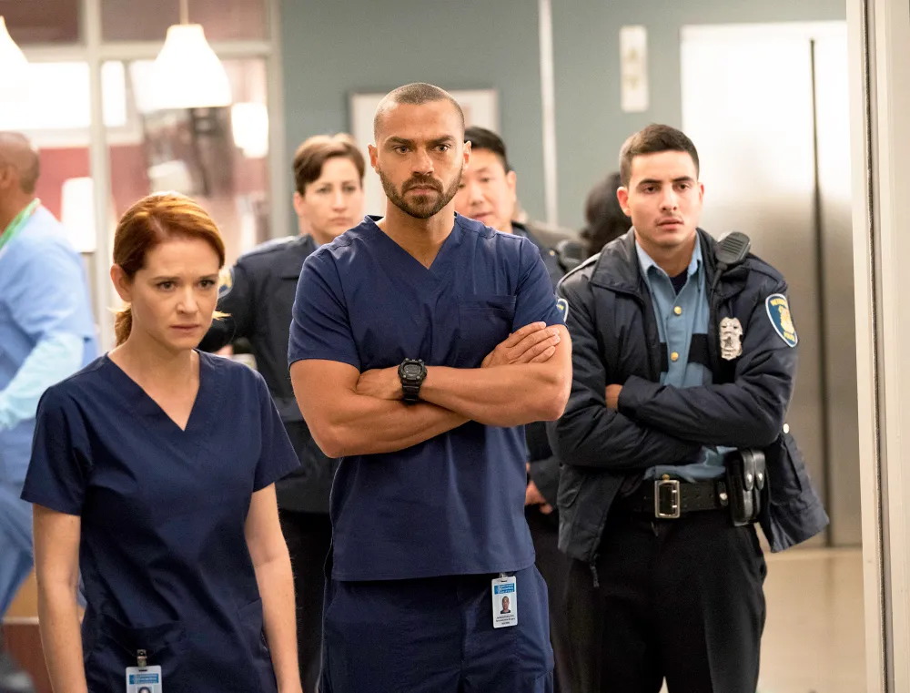 Sara Drew, Jesse Williams and Santiago Segura in &lsquo;Grey&rsquo;s Anatomy&lsquo;
