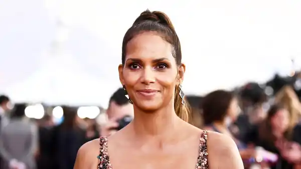 Halle Berry attends the 24th Annual Screen Actors Guild Awards at The Shrine Auditorium in Los Angeles, California.
