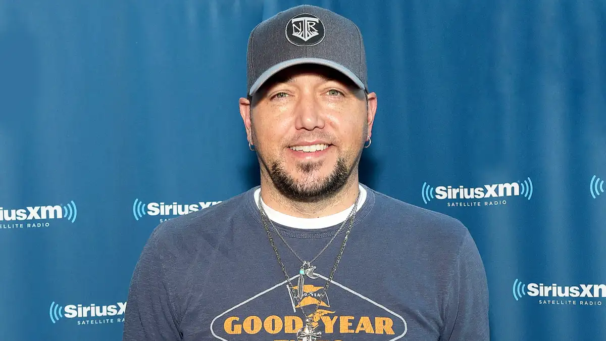 Jason Aldean visits the SiriusXM Studios on January 24, 2018 in Nashville, Tennessee.