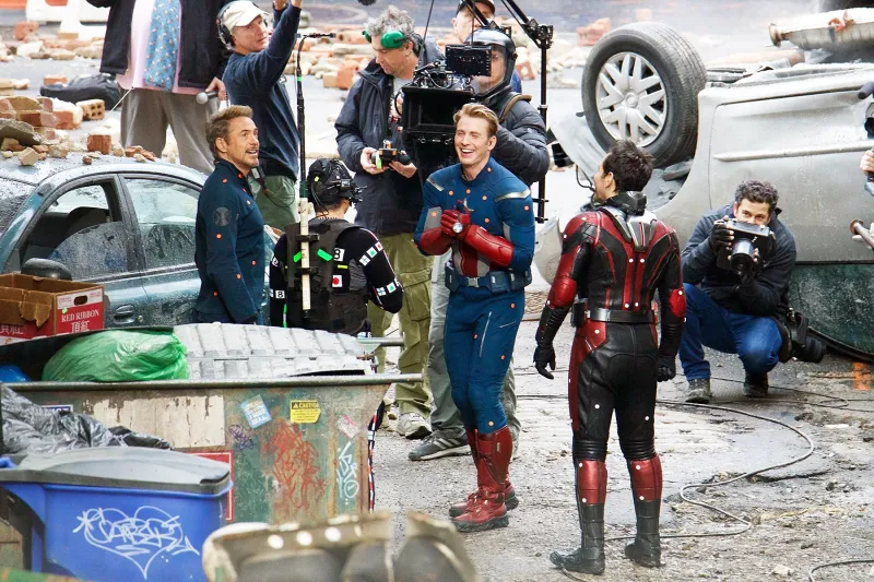 Robert Downey Jr Mark Ruffalo Chris Evans Paul Rudd filming Avengers 4