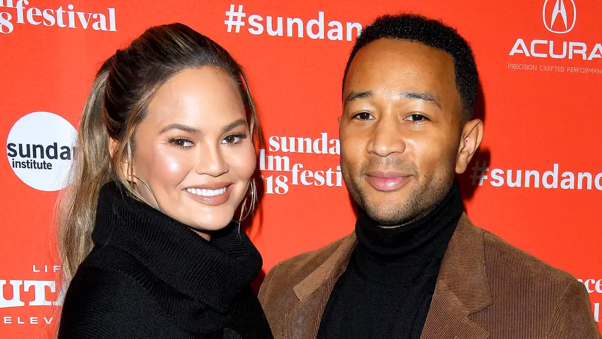 Chrissy-Teigen-and-John-Legend