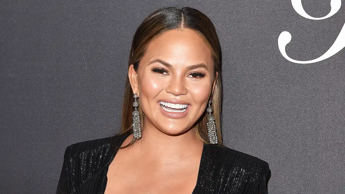 Chrissy Teigen Pregnancy Glow