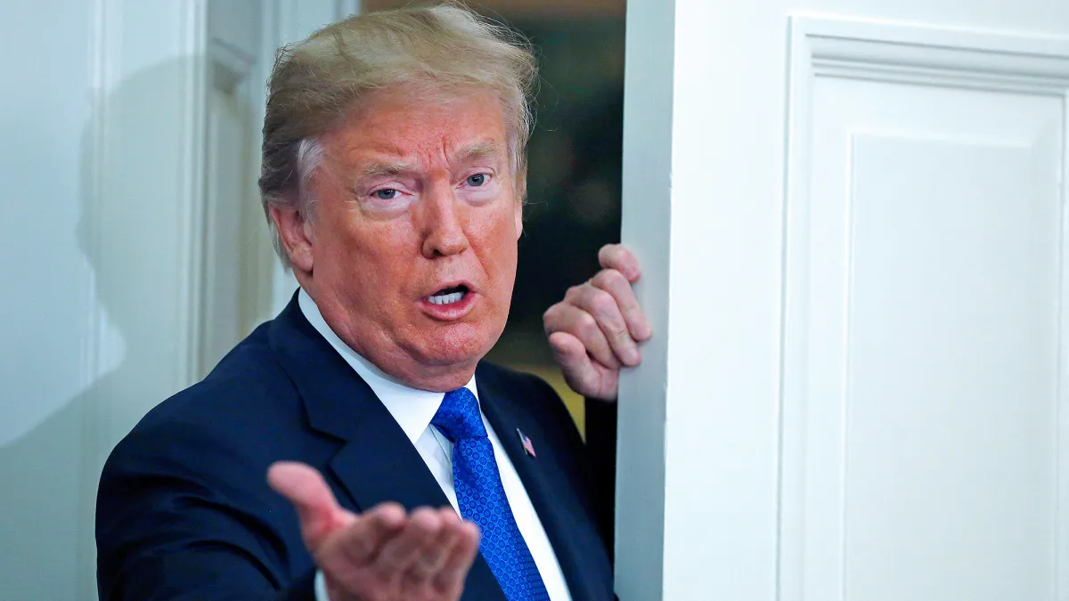 Donald Trump, Twitter, Government Shutdown, Response