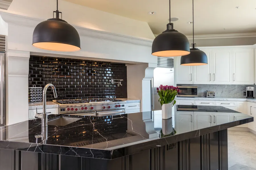 Dorit Kemsley mansion