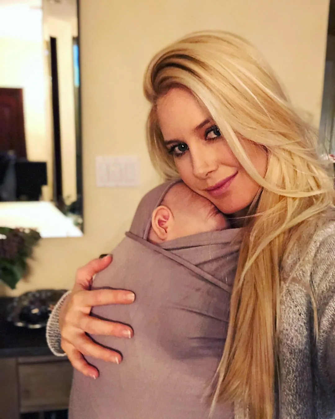 Heidi Montag, Gunner, Baby, Breastfeeding