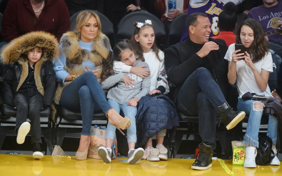 Jennifer Lopez, Alex Rodriguez, Family, Date, Twins, Daughters, Courtside, Charlotte Hornets, Los Angeles Lakers