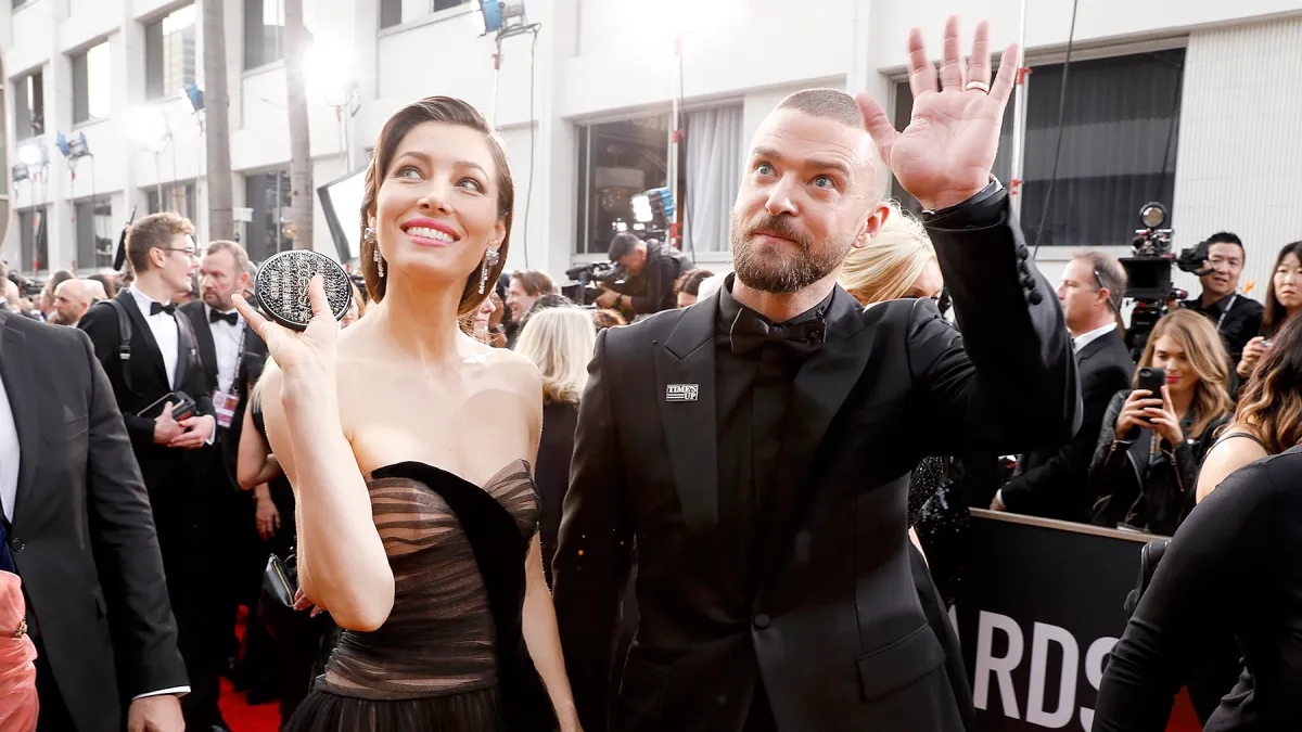 justin-timberlake-jessica-globes-wave