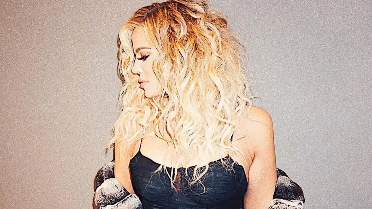 Khloe Kardashian pregnant bump