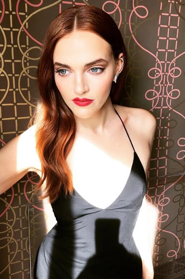 Madeline Brewer Golden Globes 2018