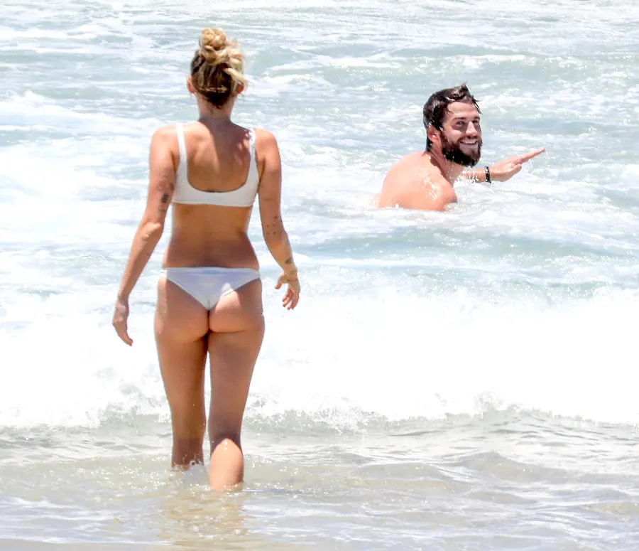 miley cyrus liam hemsworth beach