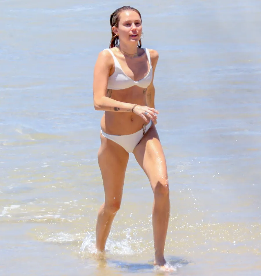 miley cyrus liam hemsworth beach