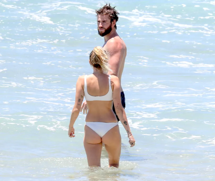 miley cyrus liam hemsworth beach