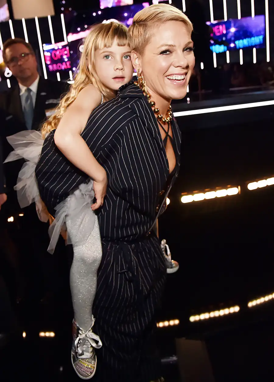 Pink Willow Hart Grammys 2018