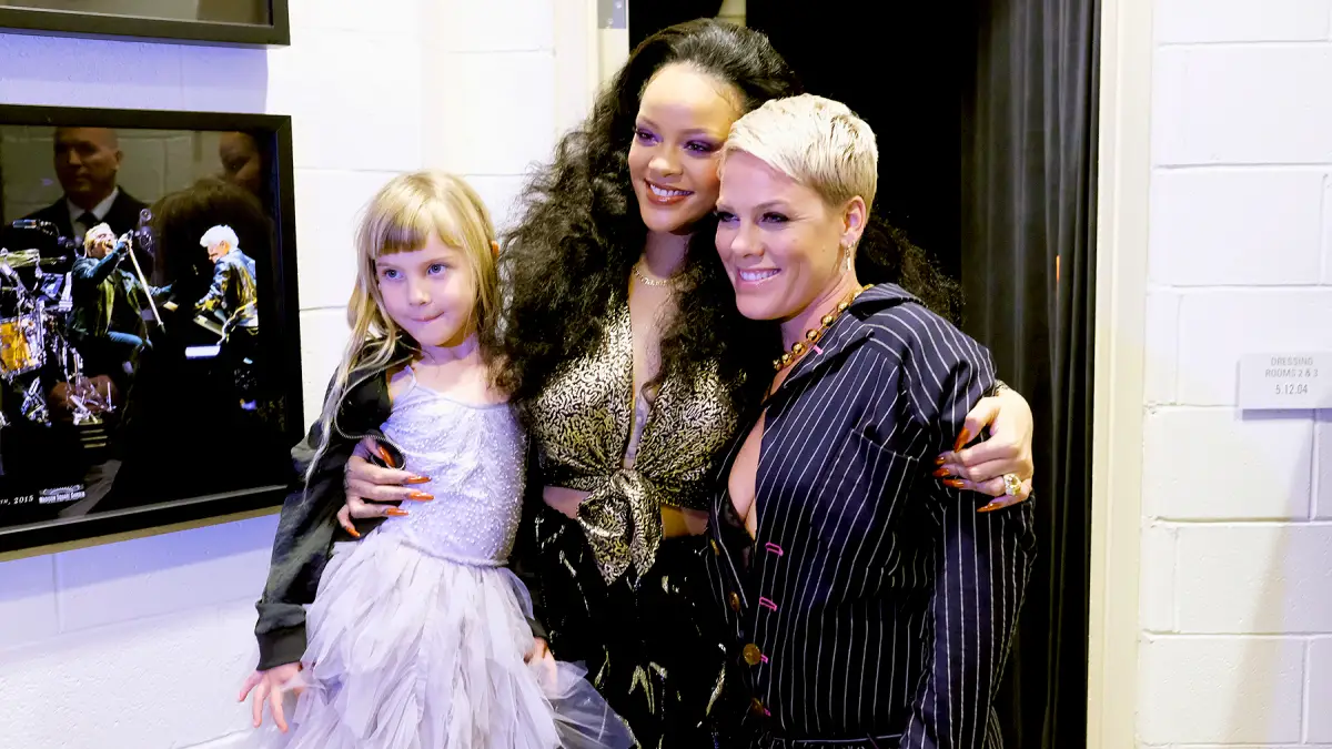 rihanna-pink-willow