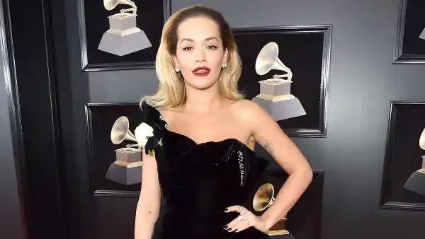 rita-ora-slit