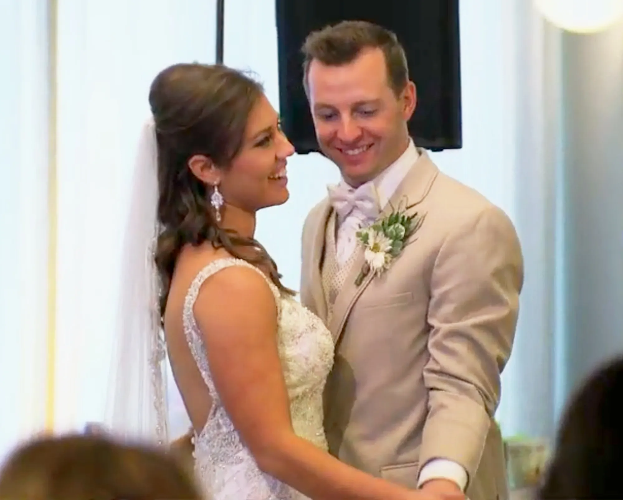 Jaclyn Schwartzberg and Ryan Buckley star in season 6 of ‘Married at First Sight‘