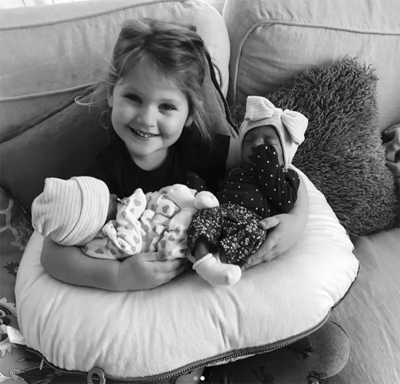 Hillary Scott introduces her twins.