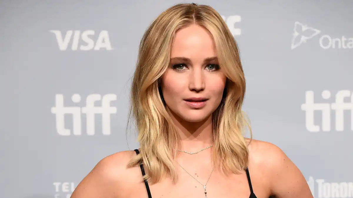 jennifer-lawrence-eagles-super-bowl