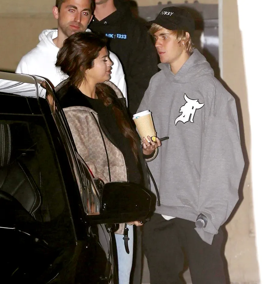 Justin-Bieber-Selena-Gomez-church