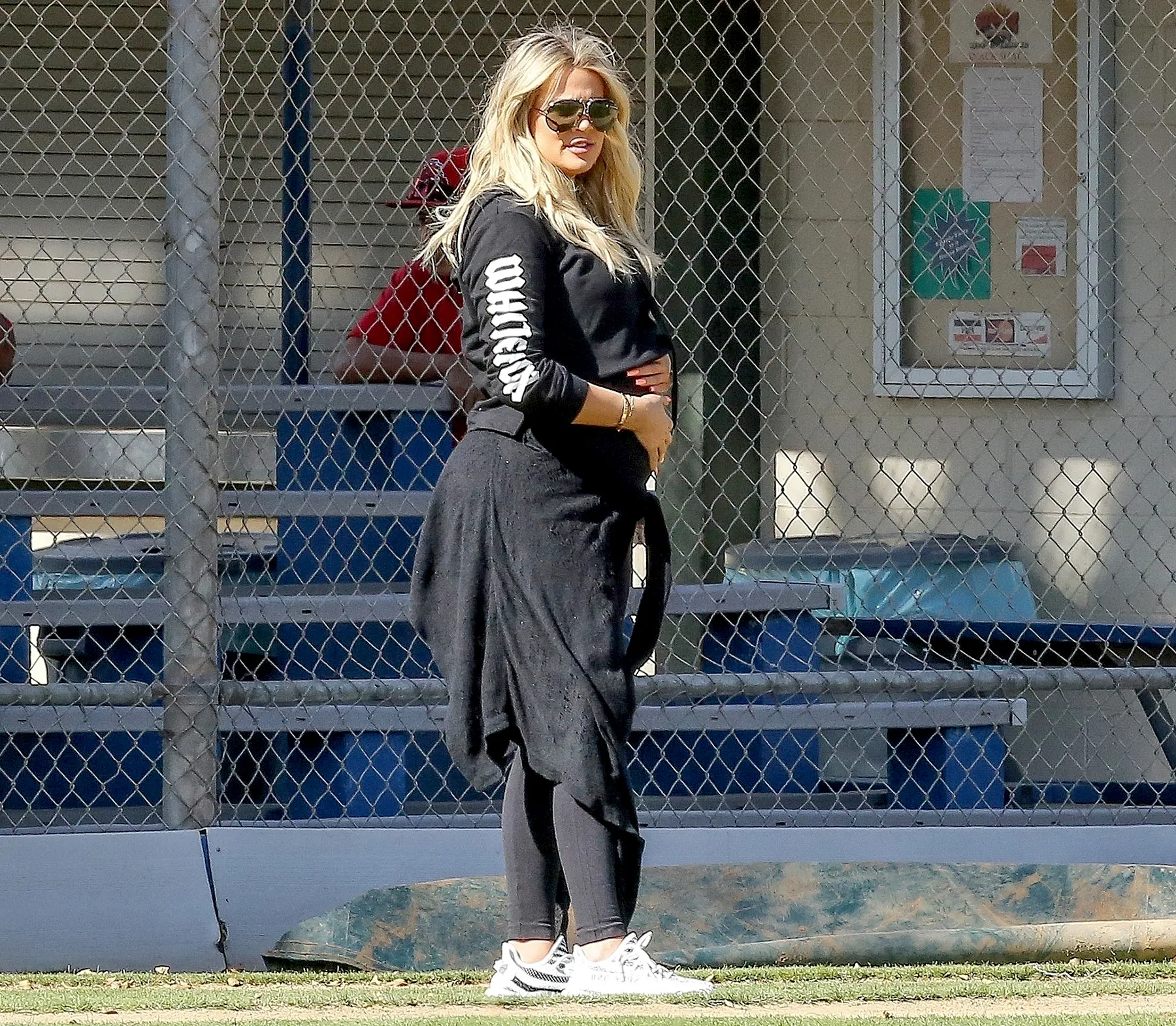 khloe-kardashian-bump