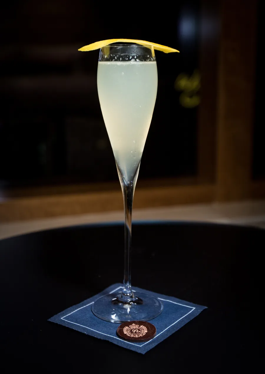 Rosina---French-75-and-Pistole-de-la-Reine