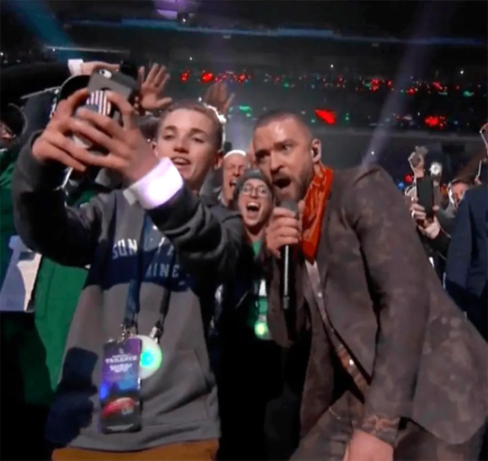 ryan-mckenna-justin-timberlake selfie kid